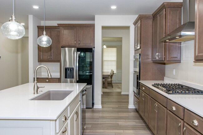 Building Photo - 717 Risdon Trail S