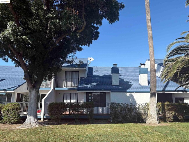 Building Photo - 5854 Yawl St