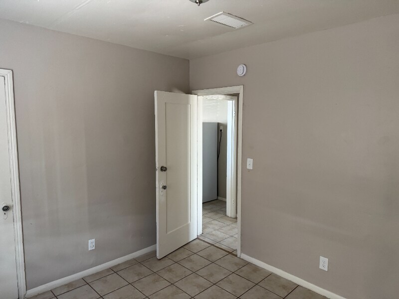 Building Photo - 216 E 2nd Ave