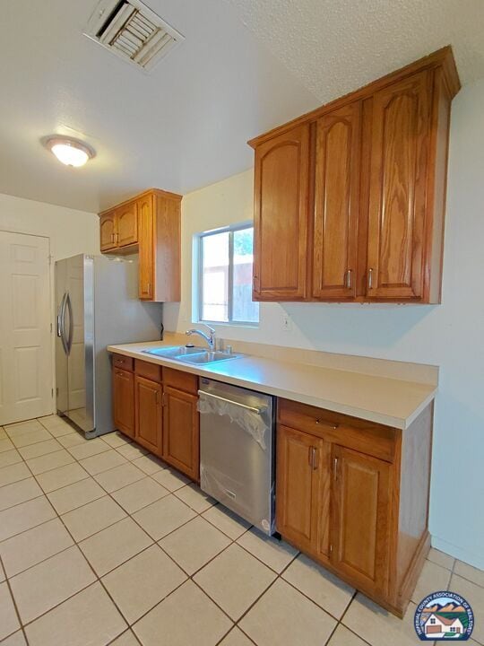 Building Photo - 738 Brentwood Ave