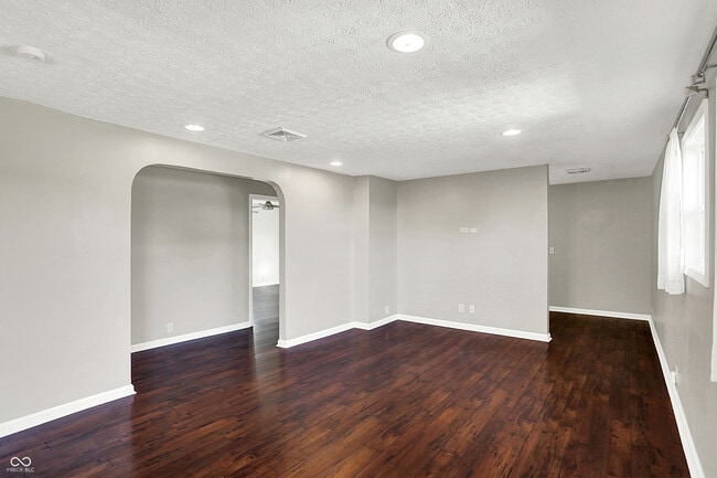 Building Photo - 301 W Pierce St