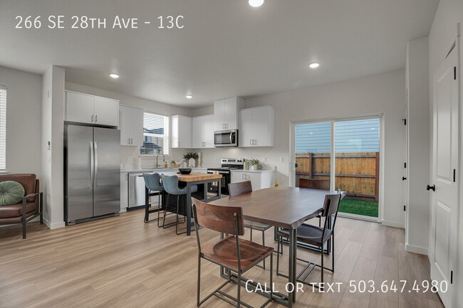 Building Photo - 266 SE 28th Ave