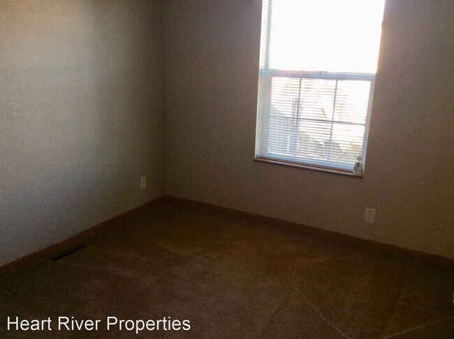 Building Photo - 3 br, 2 bath House - 622 5th Ave SE