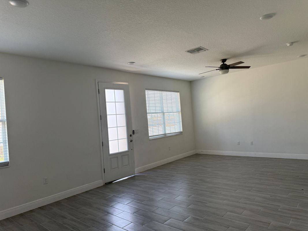 Building Photo - 188 Holly Village Dr