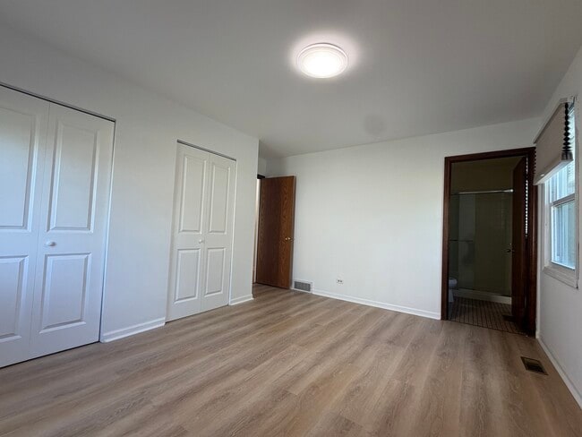 Building Photo - 1161 Parker Ln