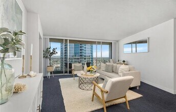 Building Photo - 700 E Ocean Blvd