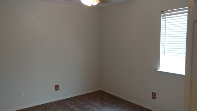 Building Photo - Big backyard on this NW home, Central Unif...