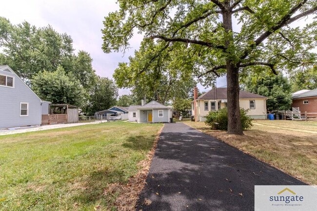 Building Photo - 624 Military Ave