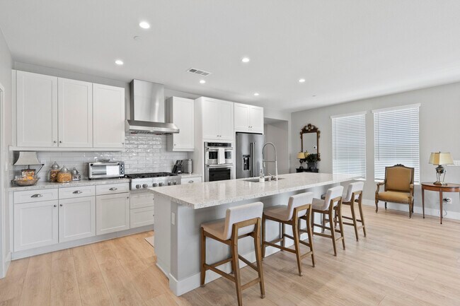 Building Photo - 51475 Whiptail Dr