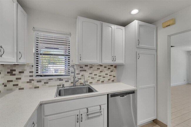 Building Photo - 3529 NW 35th St