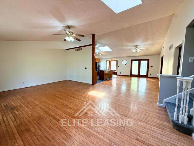 Building Photo - Luxury Living in Auburn