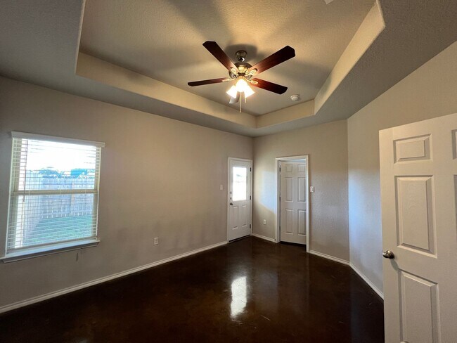Building Photo - Luxury 3/2 Duplex in Seguin, Texas