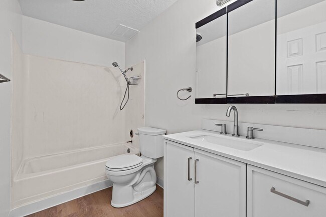 Building Photo - Poplar