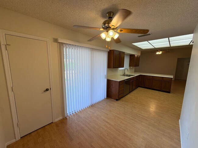 Building Photo - 17418 N 123rd Dr