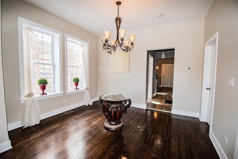 Dining room - 518 N Troy St