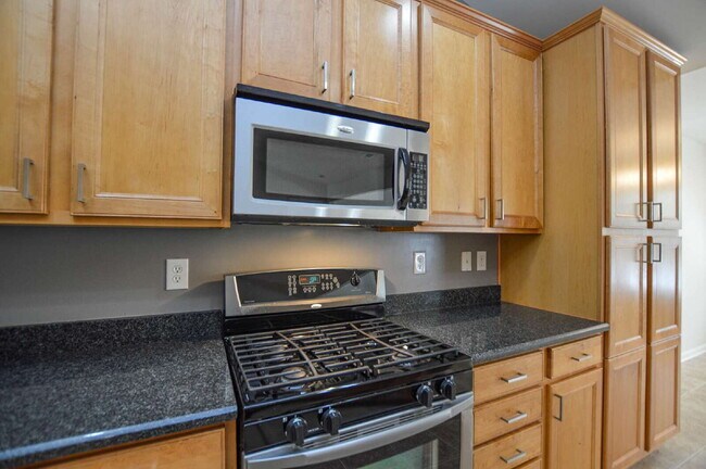 Building Photo - Legacy Park 3BR Home on 1 Acre with Loft, 3 Baths, and Summer-Ready Amenities  3 Bedrooms | 3 Bat...