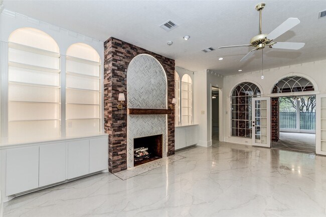 Building Photo - 90 Heathrow Ln