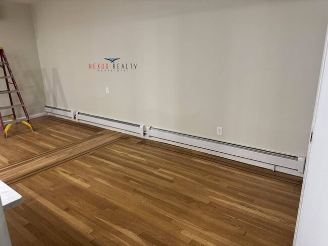 Building Photo - 19-22-22 21st Rd