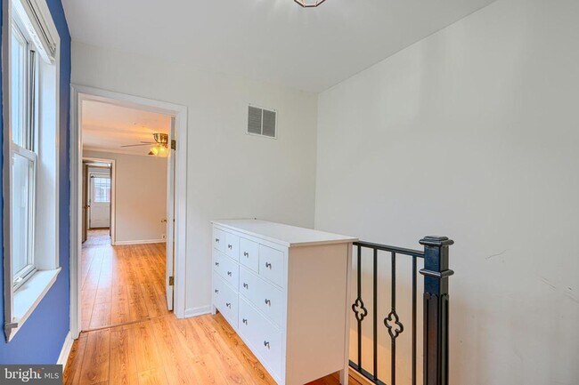 Building Photo - 1419 Battery Ave