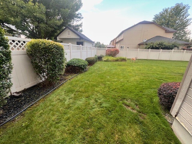 Building Photo - 5435 N Vercelli Way