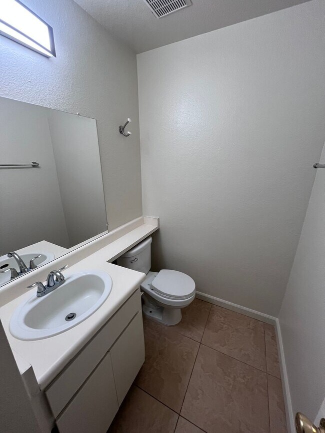 Building Photo - NICE CONDO FOR RENT IN ROSEMONT AT COBBLESTONE GLEN III - Move-In Special $500 OFF FIRST MONTH'S ...