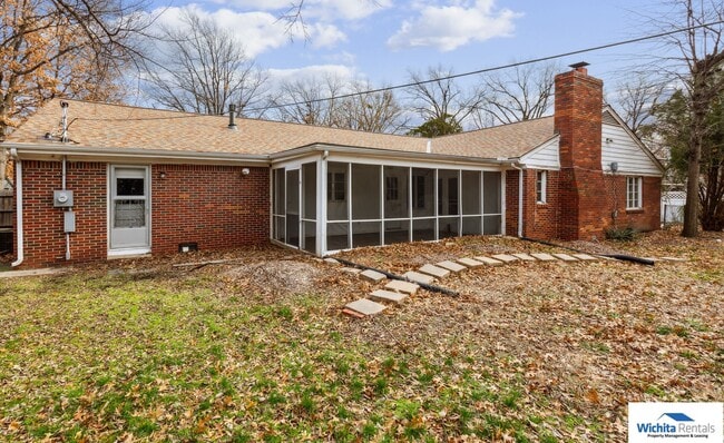 Building Photo - Mid Century Modern Ranch in Eastbourough