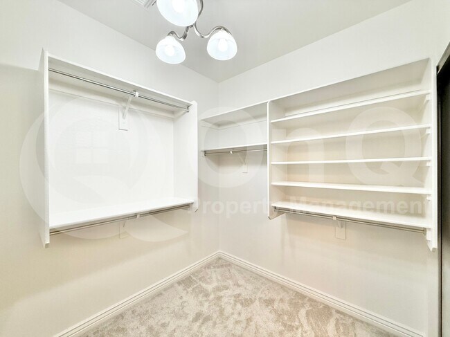 Building Photo - 4010 E Expedition Way