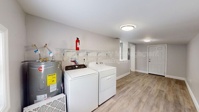 Building Photo - 2803 College St