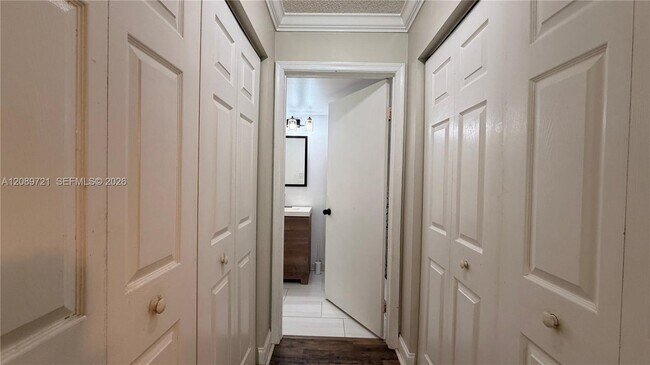 Building Photo - 10610 SW 158th Ct