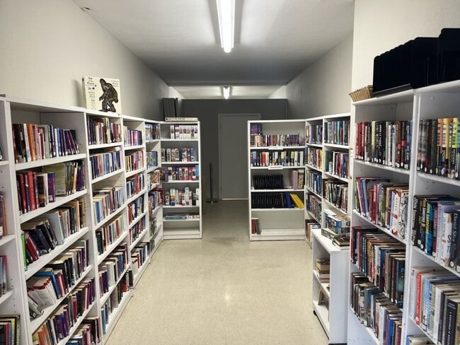 Building Photo - 343 Talbot St