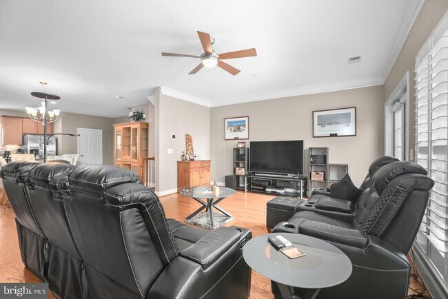 Building Photo - 568 Marina Landing Ln