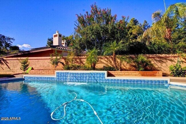 Building Photo - 1502 W Port Au Prince Ln
