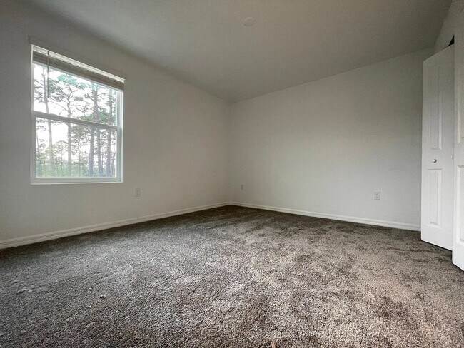 Building Photo - 3931 Willow Brk Dr