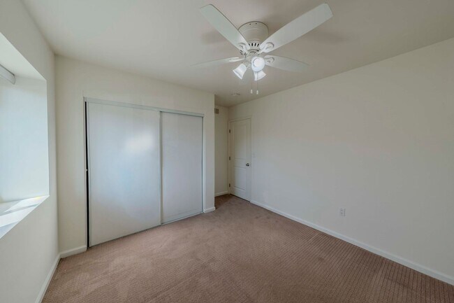 Building Photo - 16562 Sabot Ln