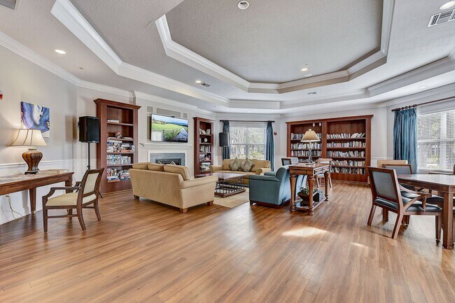 Building Photo - Beautifully Maintained 3-Bedroom, 2-Bathro...