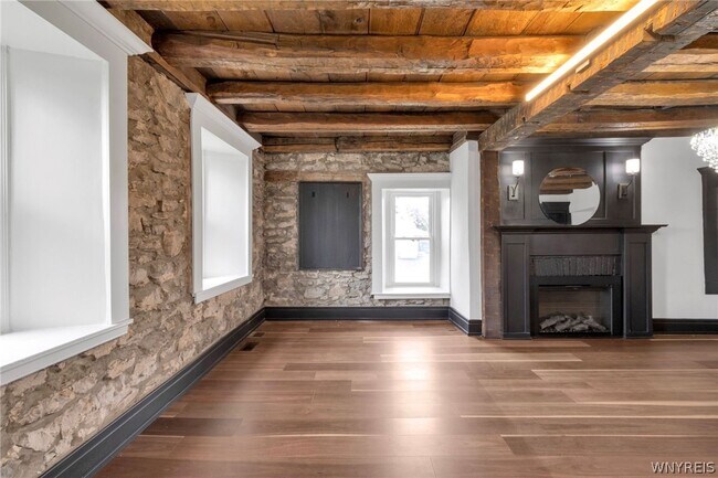 Building Photo - 9060 Main St