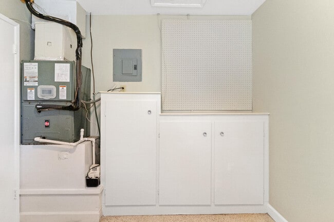 Building Photo - 1911 NE 27th St