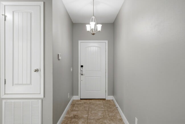 Building Photo - 5604 Shooting Star Ct
