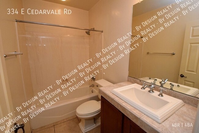 Building Photo - 334 E Cedarvale Rd