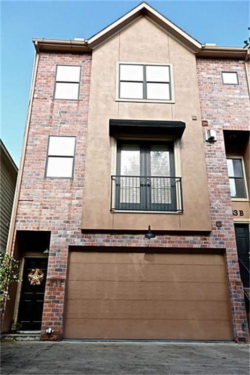 Building Photo - 953 Yale St