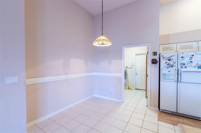 Building Photo - 497 Pickfair Terrace