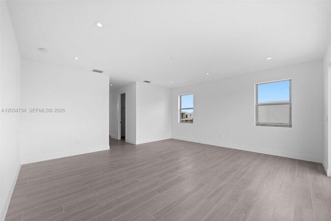 Building Photo - 16710 Botaniko Dr N