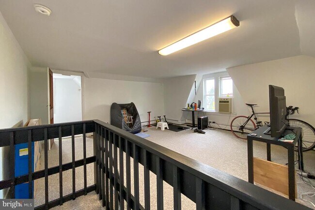 Building Photo - 10 Princeton Ave