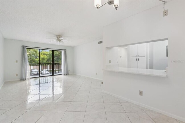 Building Photo - 8215 Sun Spring Cir