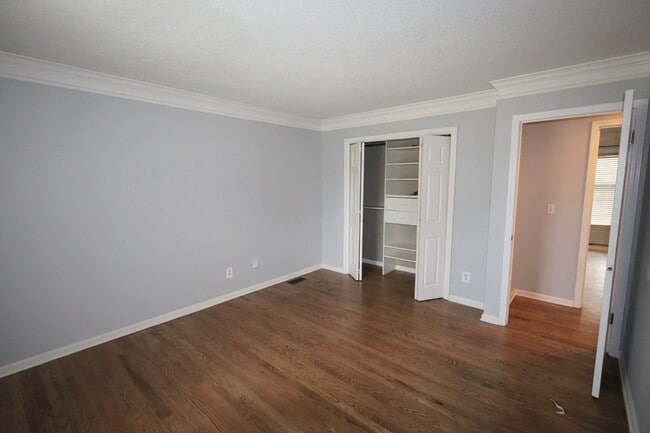 Building Photo - 8231 Lake Terrace Dr