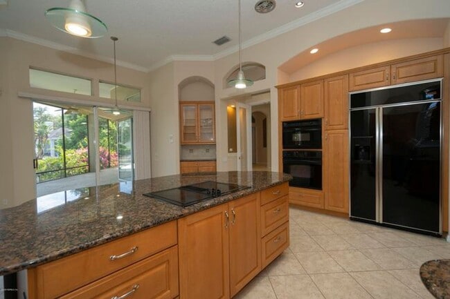 Building Photo - Gated Community