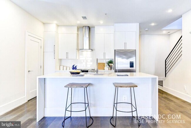 Building Photo - 3467 Holmead Pl NW