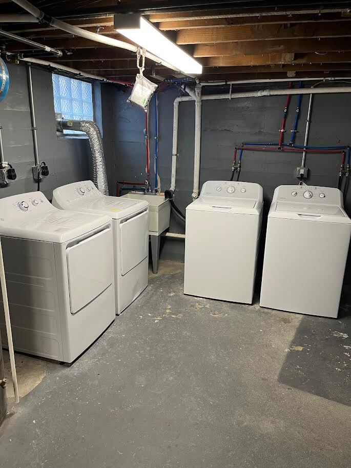 Basement: Washer/Dryer - 2137 Highland Ave