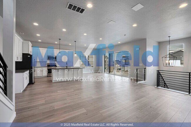 Building Photo - Brand New - Modern Living / 4BD 2.5 BTH 2GAR / Home in Lehi