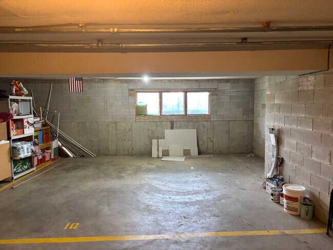 Building Photo - 787 Wilson Ave